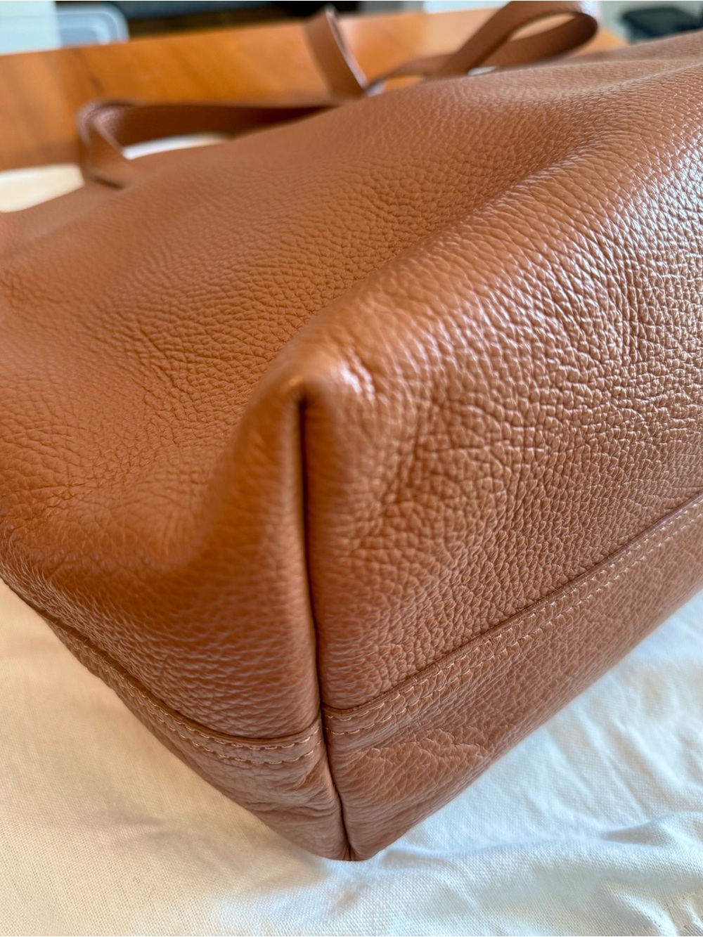 Cuyana Classic Structured Tote in Caramel - Picture 10 of 14